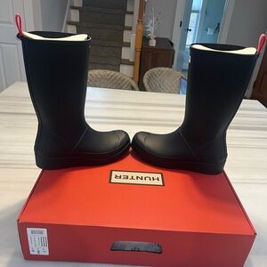 Hunter Black Rain Boots with White Interior and Red Pull Tabs